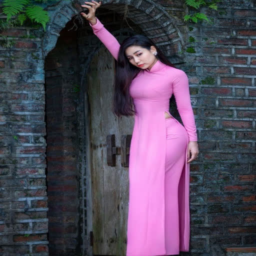 thoi trang ao dai satin hong