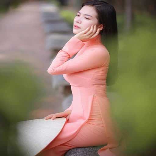 thoi trang ao dai satin hong