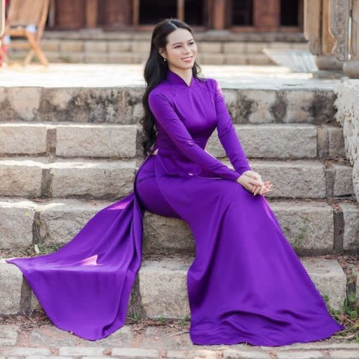 thoi trang ao dai satin tim