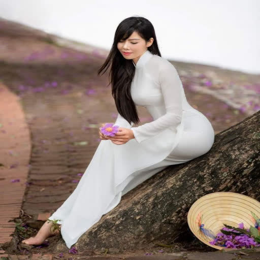 thoi trang ao dai satin trang