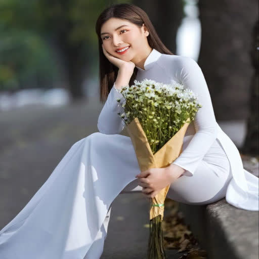 thoi trang ao dai satin trang