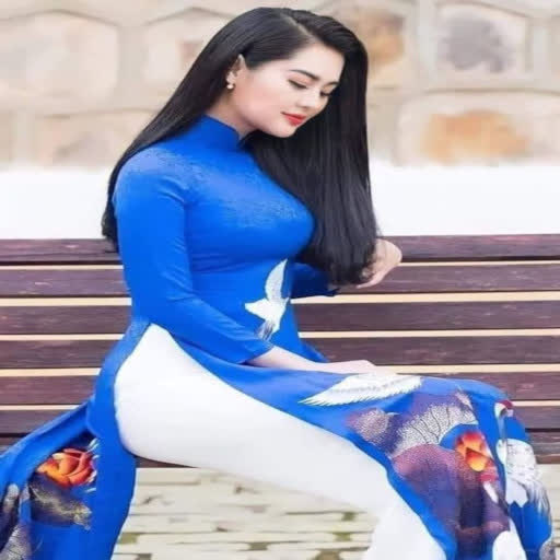 thoi trang ao dai satin xanh